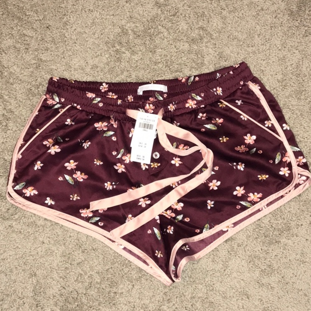 Abercrombie flower satin short -new with tags